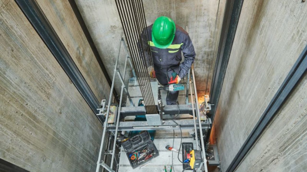 Ascensor en Reparación